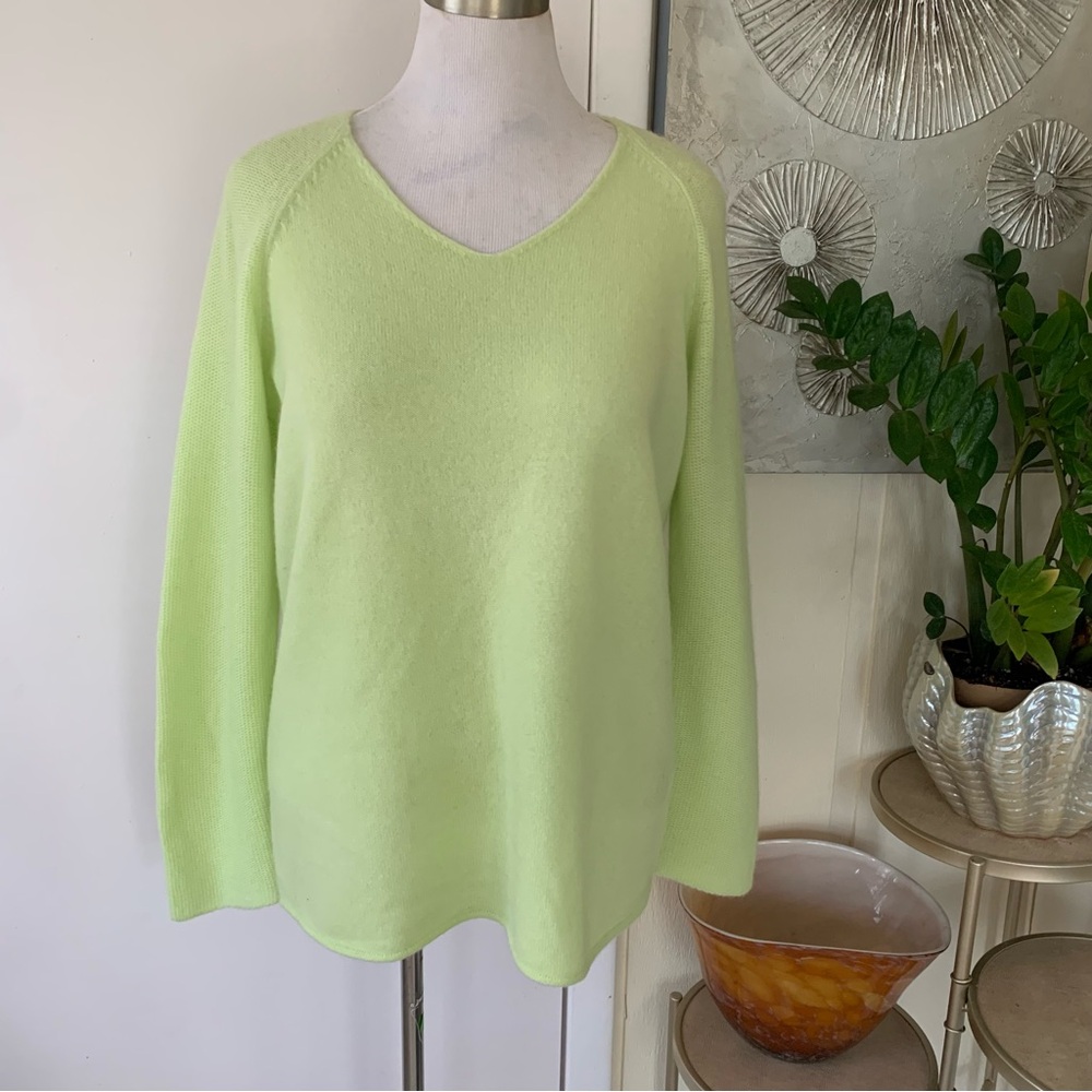 NWT House of Harlow 1960  100% cashmere V-neck sweater Size L